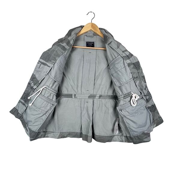 EUC Abercrombie Fitch Gray Camouflage Military Button Down Womens Field Jacket S - Picture 5 of 10